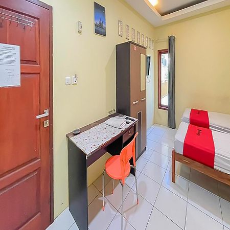 Reddoorz At Wahidin Street Cirebon 호텔 외부 사진