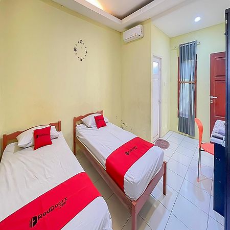 Reddoorz At Wahidin Street Cirebon 호텔 외부 사진