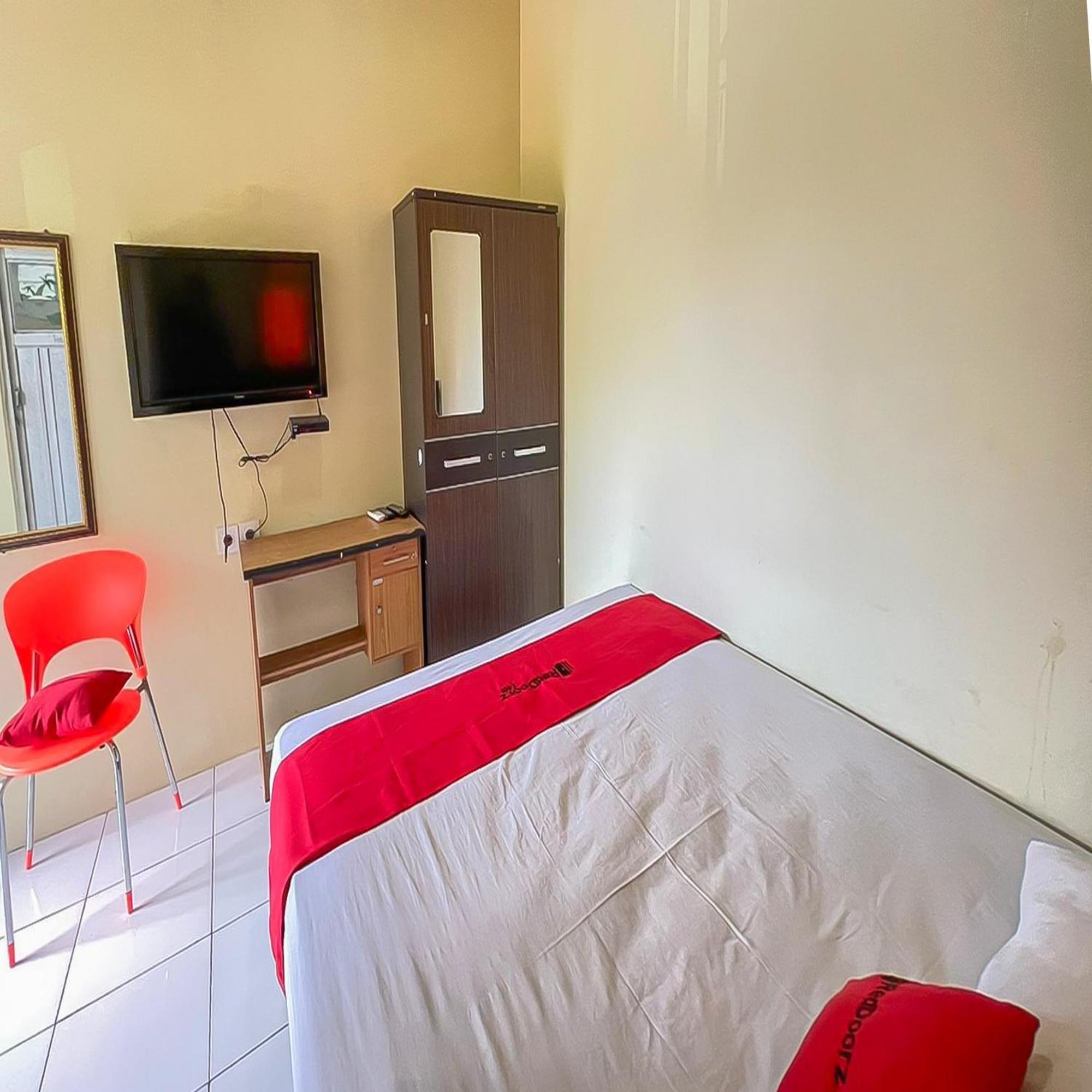 Reddoorz At Wahidin Street Cirebon 호텔 외부 사진
