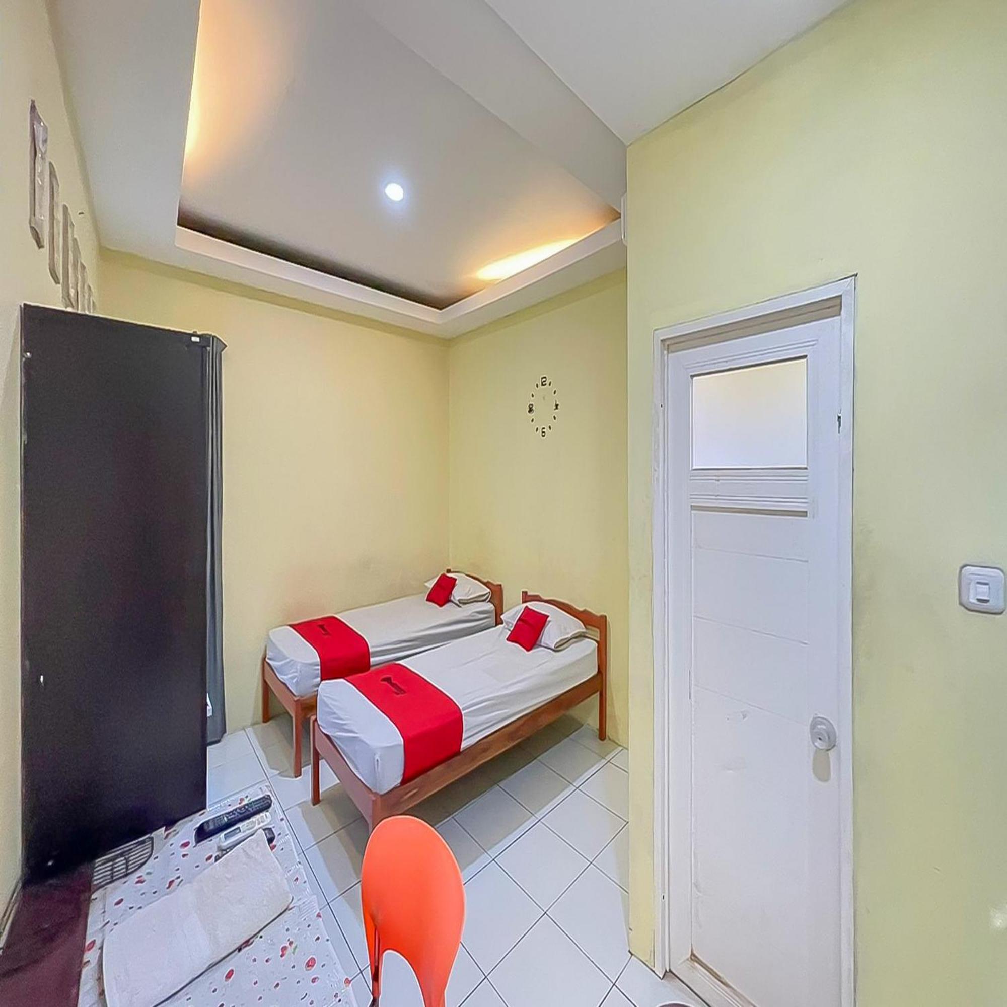 Reddoorz At Wahidin Street Cirebon 호텔 외부 사진