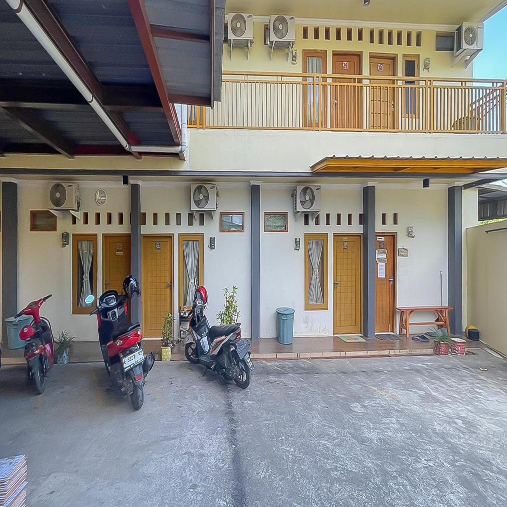 Reddoorz At Wahidin Street Cirebon 호텔 외부 사진